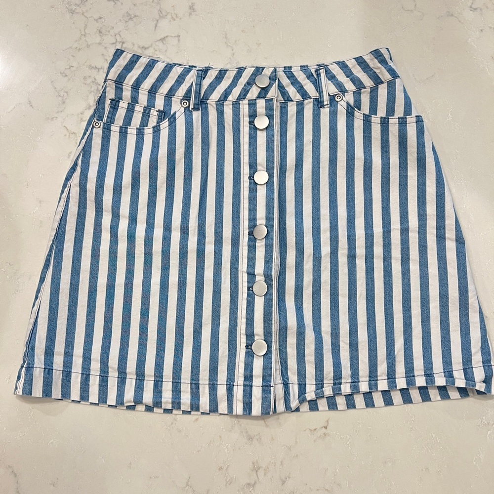 Forever 21 Skirt Size Small High Waisted Mini Blue and White Striped